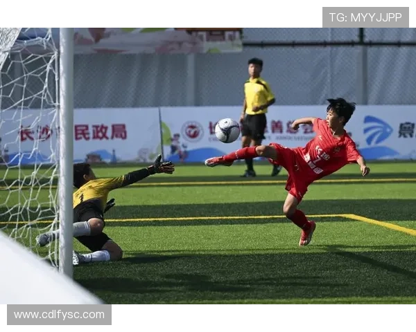 杭州钱潮杯国际青少年足球邀请赛激情开踢十月二十六日巅峰决赛燃情上演